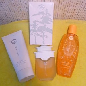NWOT AVON HAIKU PARFUM SET